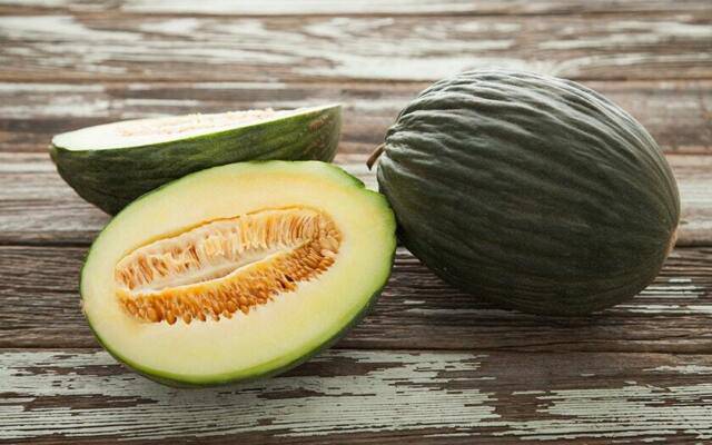 Valencia Melon - Premium {PRODUCTsweet cornValencia Melon_TYPE} from Farm.hand.seeds - Just $2.69! Shop now at Farm.hand.seeds